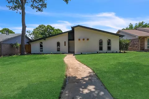 1318 N Carnation Dr, Lewisville, TX 75067