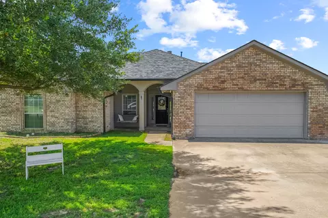 11245 Meadows Dr, Flint, TX 75762