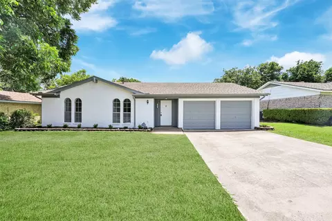 1006 Cristopher Ct, Arlington, TX 76015