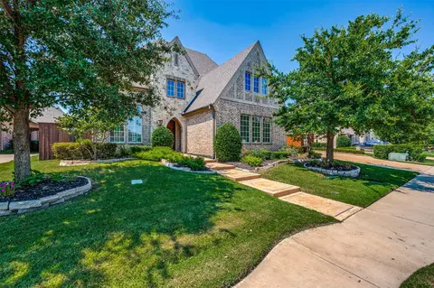 623 Fountainview Dr, Irving, TX 75039