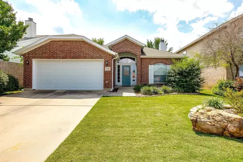 12208 Shadow Wood Trl, Burleson, TX 76028