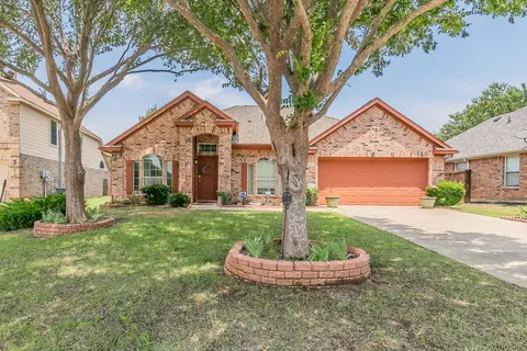 805 Dayspring Dr, Denton, TX 76210