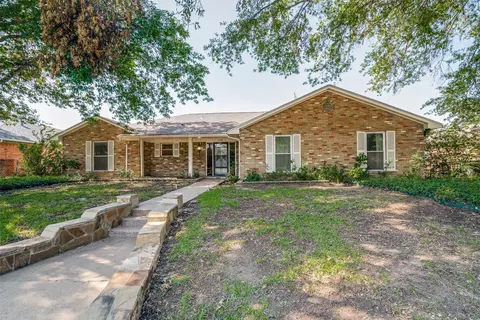 1525 Estates Way, Carrollton, TX 75006