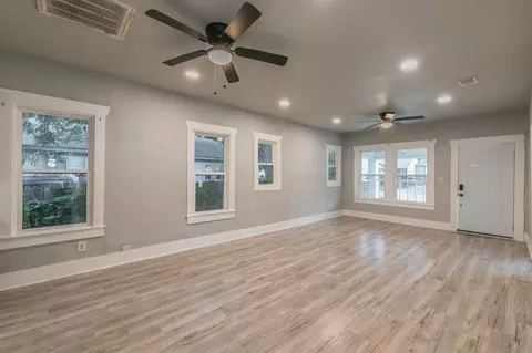 1012 E Baltimore Ave, Fort Worth, TX 76104