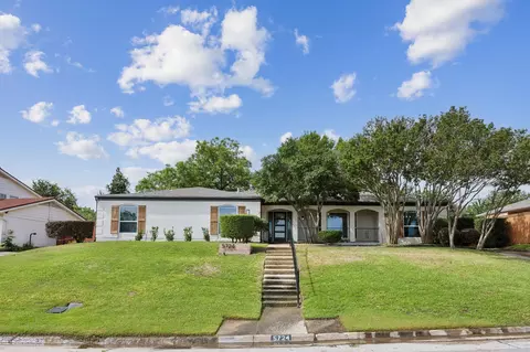 5724 Diamond Oaks Dr N, Haltom City, TX 76117