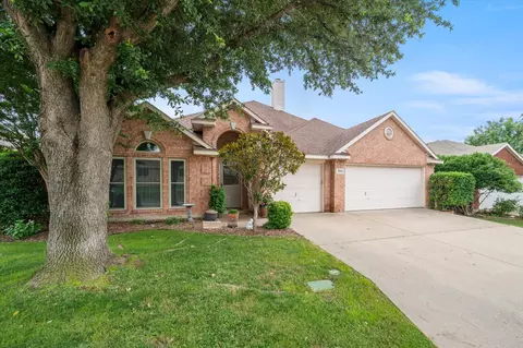 5558 Amistad St, Fort Worth, TX 76137