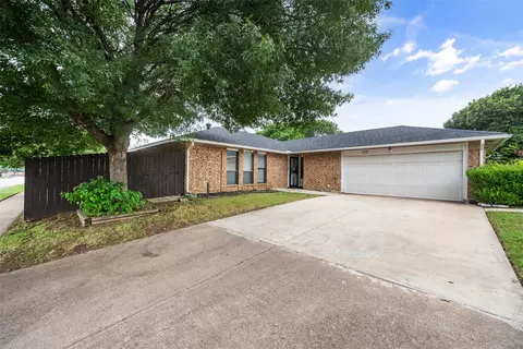 2318 Clearhaven Dr, Arlington, TX 76014