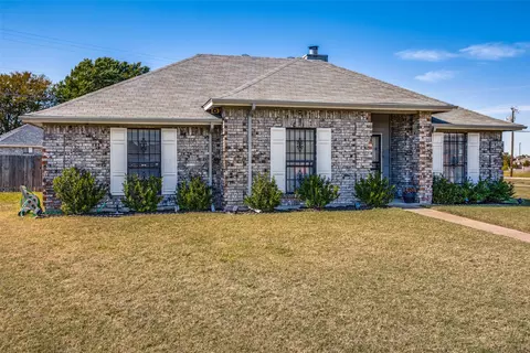 1119 S Pepperidge Dr, Lancaster, TX 75134