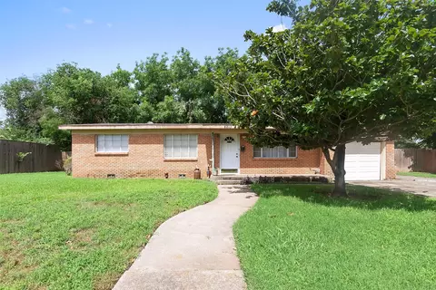 4213 Ken Michael Ct, North Richland Hills, TX 76180