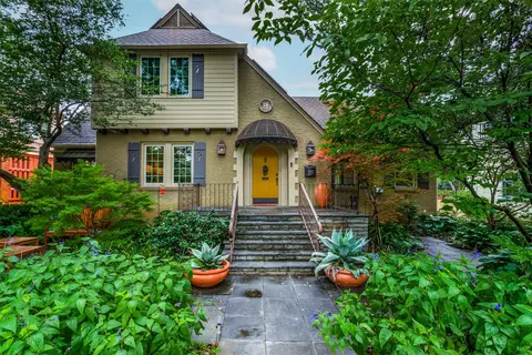 1211 N Winnetka Ave, Dallas, TX 75208