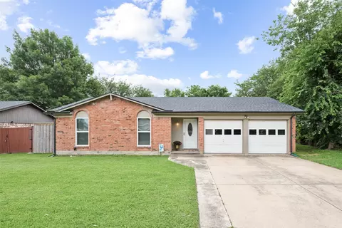 4408 Mink Dr, Haltom City, TX 76117