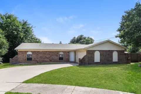 2520 Westchester Dr, Arlington, TX 76015