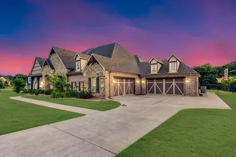 3805 High Trail Ct, Flower Mound, TX 75022