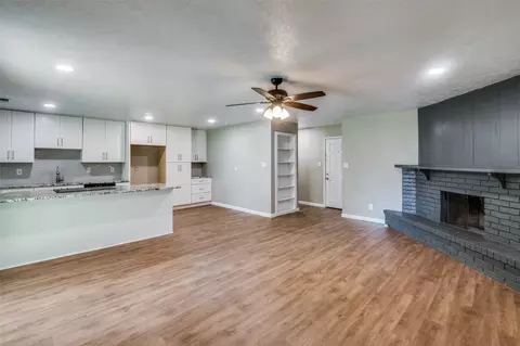 2355 Honeycomb Ct, Fort Worth, TX 76131