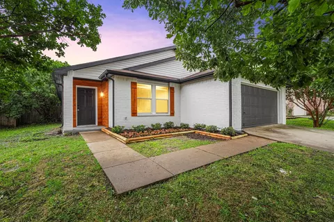 1118 Bannack Dr, Arlington, TX 76001