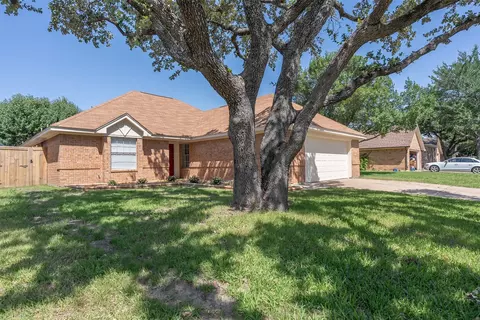 6813 Megan Ln, North Richland Hills, TX 76182