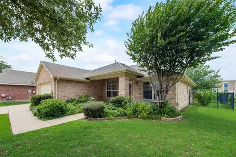 302 Chinaberry Trl, Forney, TX 75126