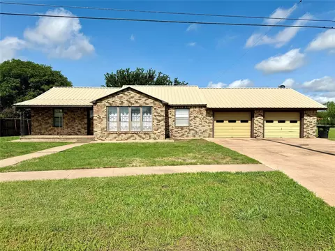 1452 S Broadway St, Aspermont, TX 79502
