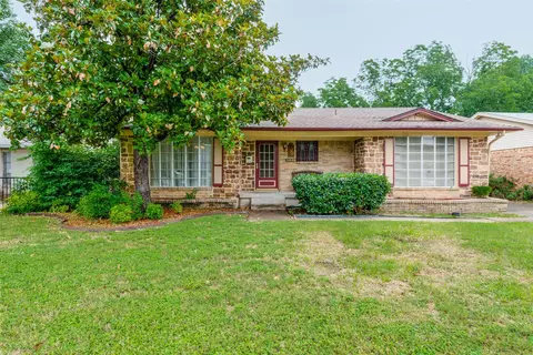 2648 Blanton St, Dallas, TX 75227