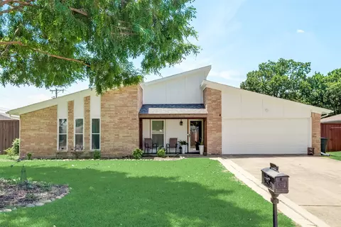 7501 Red Oak St, North Richland Hills, TX 76182
