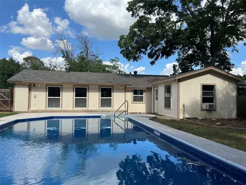 1209 Glenn Dr, Euless, TX 76039 photo 2