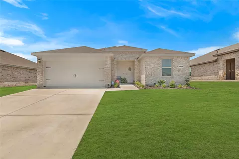 1404 Old Trail Rd, Royse City, TX 75189