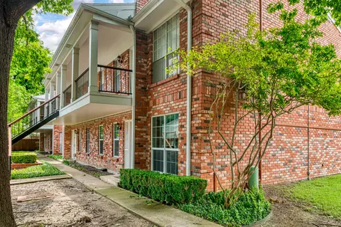 1277 Roaring Springs Rd, Fort Worth, TX 76114