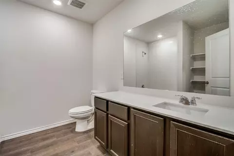 Bath - 1663 Seadrift Dr, Forney, TX 75126 photo 1 of 1