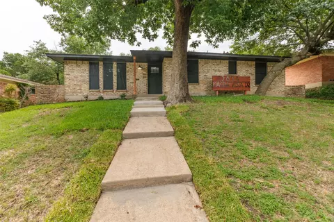 2834 Magna Vista Dr, Dallas, TX 75216