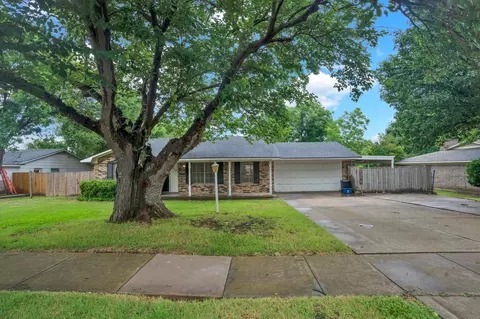 9717 Westpark Dr, Benbrook, TX 76126