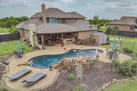 10245 Greyson Dr, Forney, TX 75126