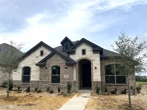 328 Freestall Dr, Midlothian, TX 76065