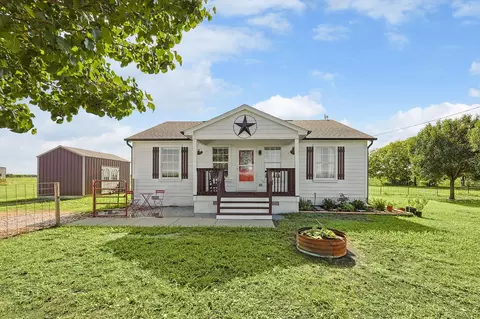 205 Ike Rd, Waxahachie, TX 75165