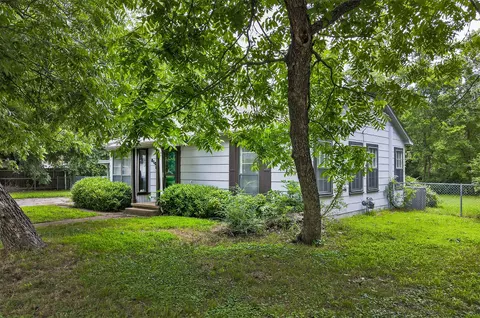 810 9th St, Terrell, TX 75160