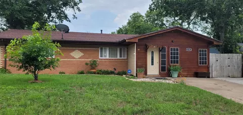 6725 Wallis Rd, Lake Worth, TX 76135