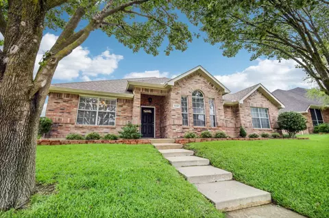 324 Williamsburg Dr, Van Alstyne, TX 75495