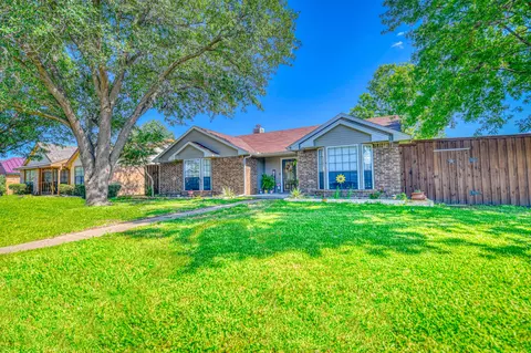 720 Fieldwood Dr, Mesquite, TX 75150