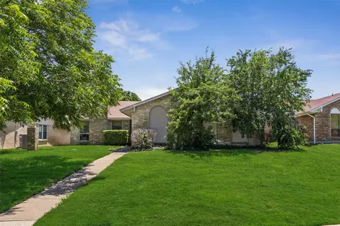 1656 Glenhill Ln, Lewisville, TX 75077