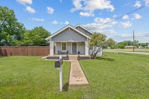 411 N 4th St, Sanger, TX 76266