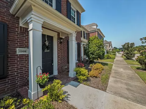 1108 Peacock Blvd, Carrollton, TX 75007