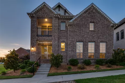 728 Patriot Ln, Irving, TX 75060
