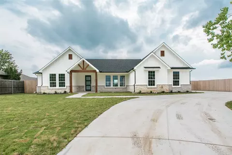 322 W Alene Dr, Mabank, TX 75147