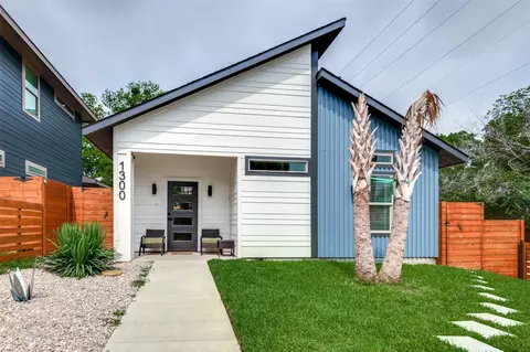 1300 New York Ave, Fort Worth, TX 76104