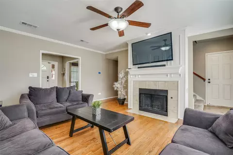 525 Clear Springs Dr, Mesquite, TX 75150