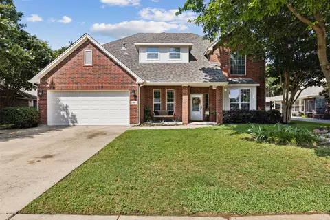 833 Royal Oak Ln, Burleson, TX 76028