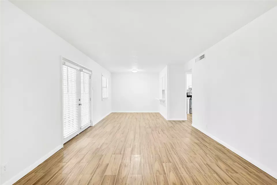 982 S Weatherred Dr A, Richardson, TX 75080 28 Photos Movoto