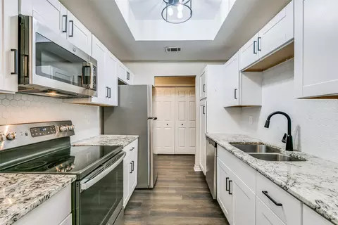 8600 Coppertowne Ln #600, Dallas, TX 75243