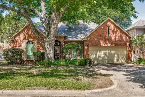 502 Dorcas Ln, Arlington, TX 76013