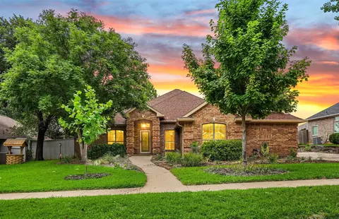 1440 Spinnaker Ln, Azle, TX 76020