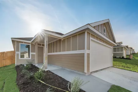 9721 Skyhawk Ave, Fort Worth, TX 76179